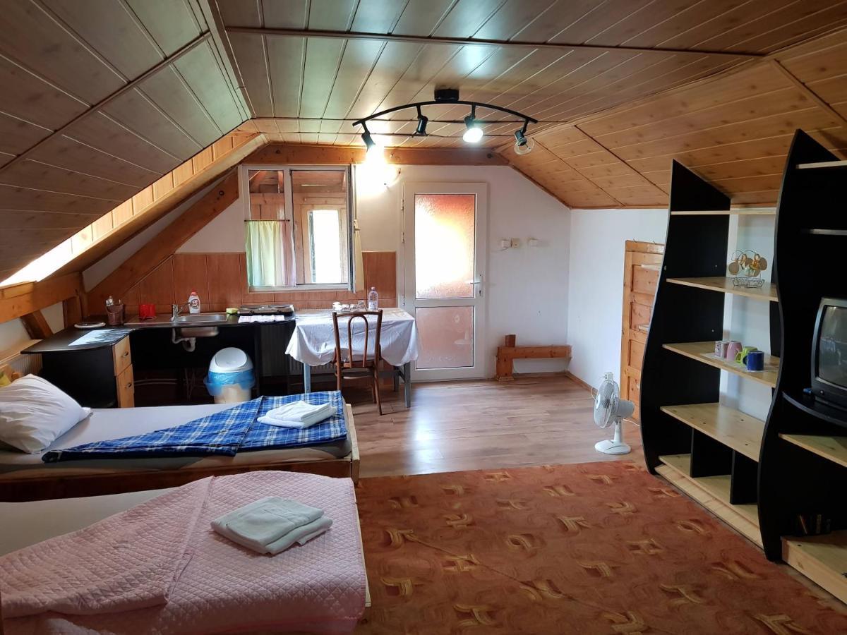 Hompot Accommodation 데바 외부 사진